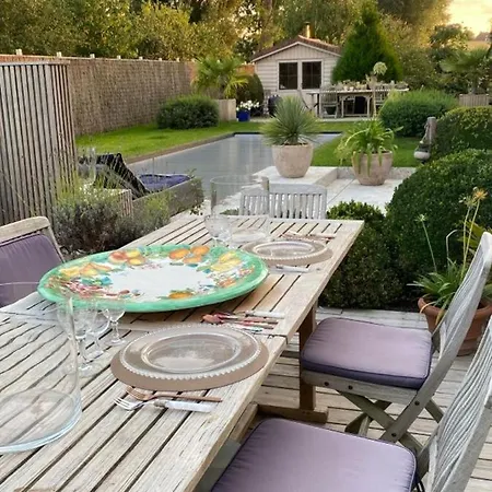 La Maison D'arc Et Tables D'hotes