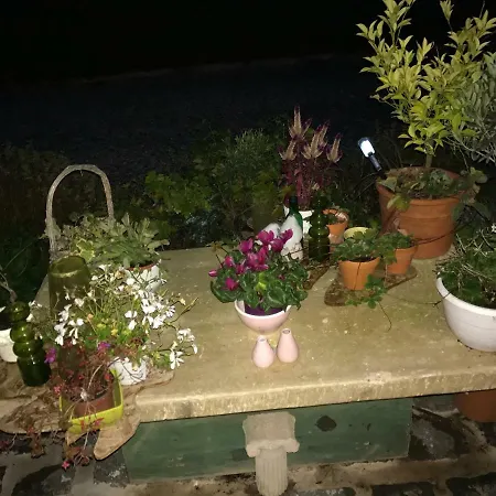 La Maison D'arc Et Tables D'hotes Bed & Breakfast